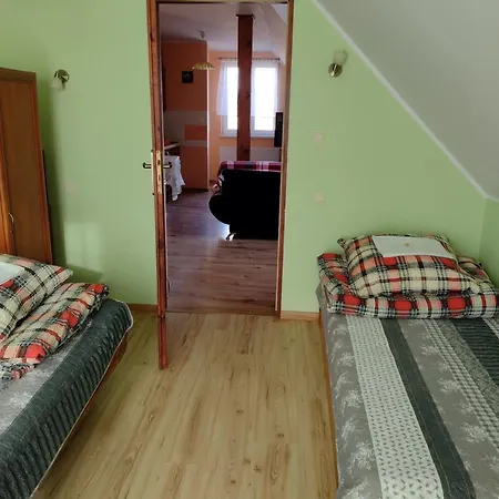 Apartment Czerwona Woda Karlow